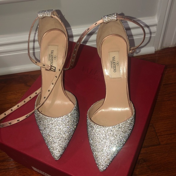 VALENTINO Glitter Pointed-Toe Ankle-Wrap Pump - Picture 2 of 8